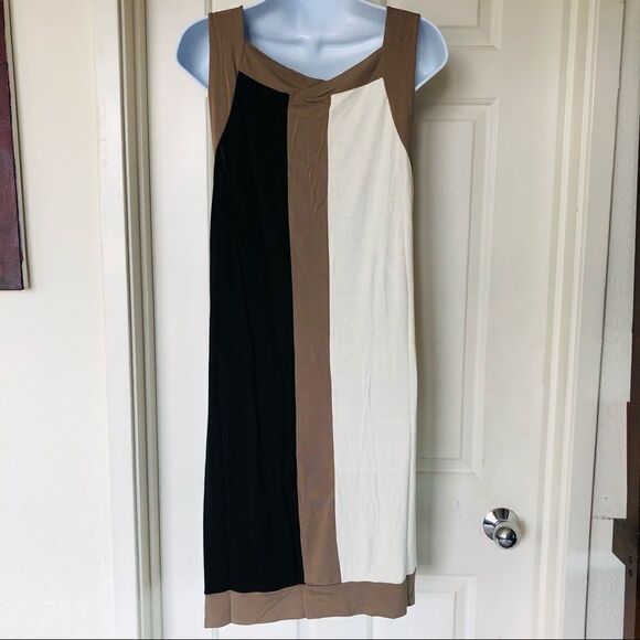 Le Lis Blanc Sleeveless Tunic Dress - Picture 5 of 13